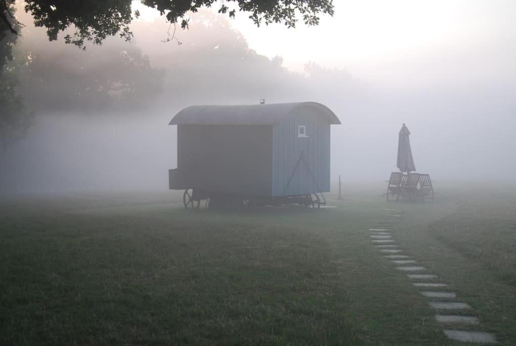 Skylark Shepherds Hut Royal Tunbridge Wells Luaran gambar